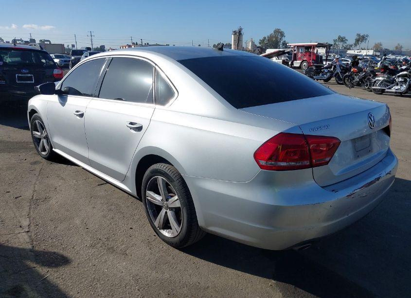 Photo 3 of 2013 Volkswagen Passat 2.5L SE (VIN 1VWBP7A36DC105293)