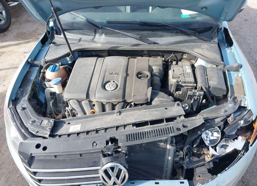 Photo 10 of 2013 Volkswagen Passat 2.5L SE (VIN 1VWBP7A36DC151450)