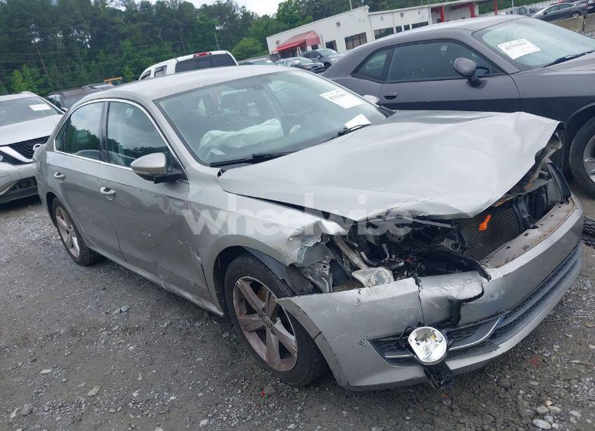 2012 Volkswagen Passat 2.5L SE (VIN 1VWBP7A37CC002284) main photo