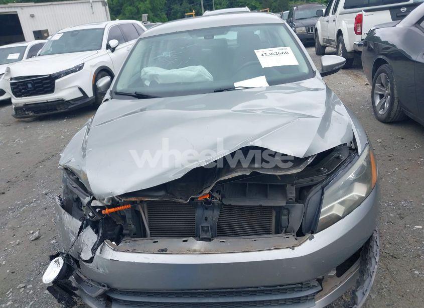 Photo 12 of 2012 Volkswagen Passat 2.5L SE (VIN 1VWBP7A37CC002284)