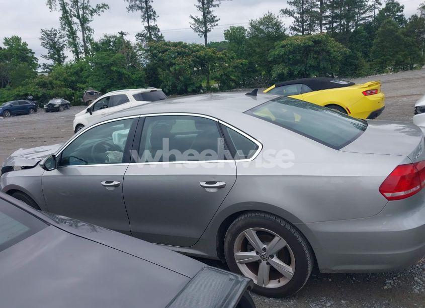 Photo 14 of 2012 Volkswagen Passat 2.5L SE (VIN 1VWBP7A37CC002284)