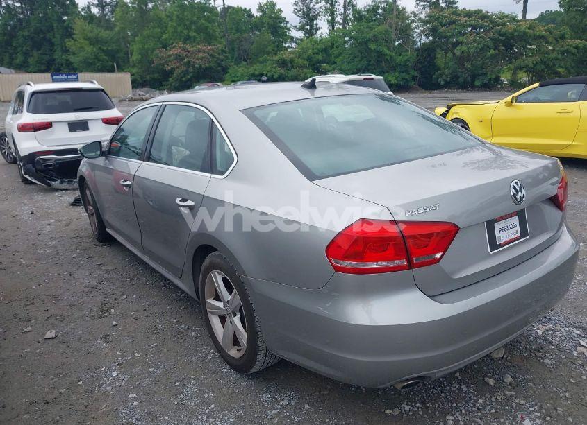 Photo 3 of 2012 Volkswagen Passat 2.5L SE (VIN 1VWBP7A37CC002284)