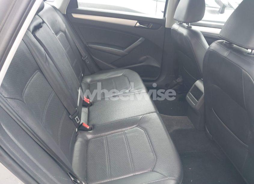 Photo 8 of 2012 Volkswagen Passat 2.5L SE (VIN 1VWBP7A37CC002284)