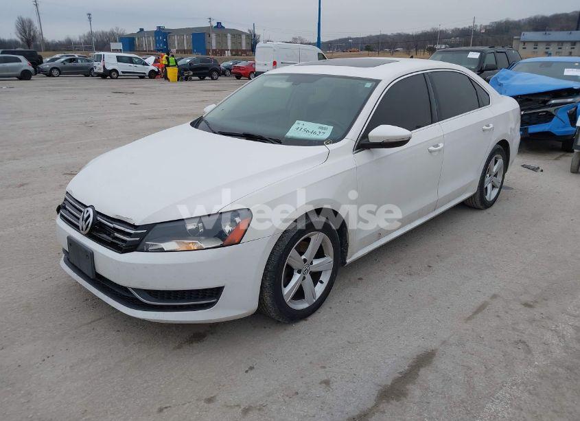 Photo 2 of 2012 Volkswagen Passat 2.5L SE (VIN 1VWBP7A37CC008182)