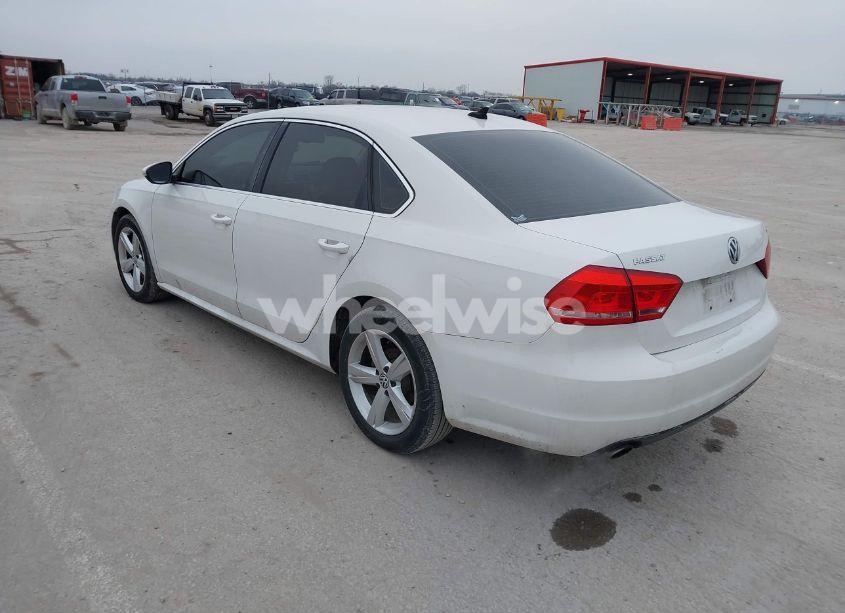 Photo 3 of 2012 Volkswagen Passat 2.5L SE (VIN 1VWBP7A37CC008182)