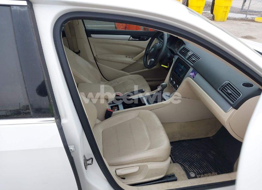 Photo 5 of 2012 Volkswagen Passat 2.5L SE (VIN 1VWBP7A37CC008182)