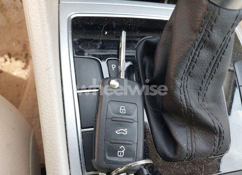 Photo 11 of 2012 Volkswagen Passat 2.5L SE (VIN 1VWBP7A37CC009431)