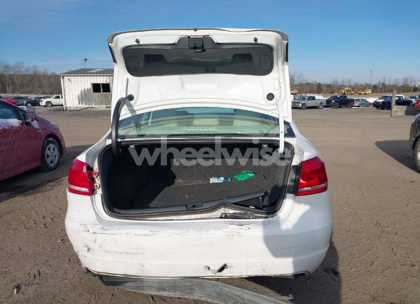 Photo 16 of 2012 Volkswagen Passat 2.5L SE (VIN 1VWBP7A37CC009431)