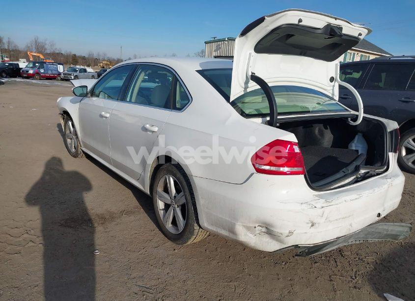 Photo 3 of 2012 Volkswagen Passat 2.5L SE (VIN 1VWBP7A37CC009431)