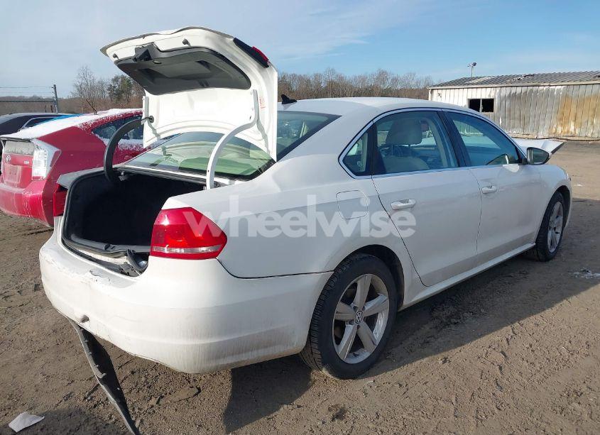 Photo 4 of 2012 Volkswagen Passat 2.5L SE (VIN 1VWBP7A37CC009431)