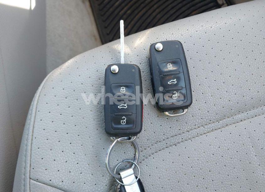 Photo 11 of 2012 Volkswagen Passat 2.5L SE (VIN 1VWBP7A37CC013754)