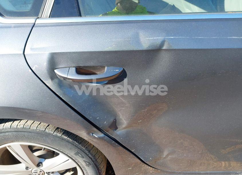 Photo 12 of 2012 Volkswagen Passat 2.5L SE (VIN 1VWBP7A37CC013754)