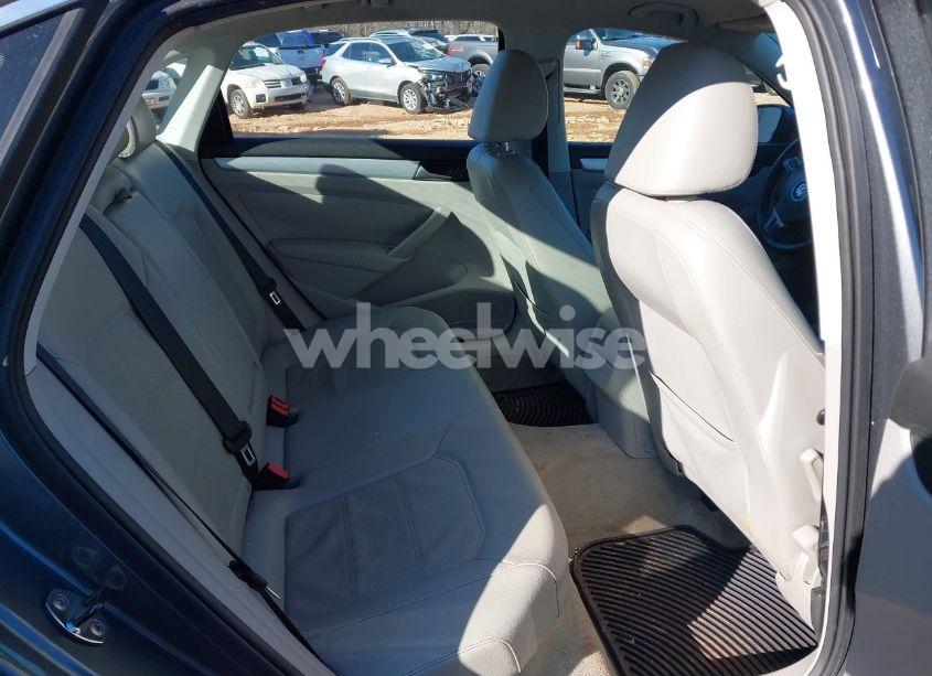 Photo 8 of 2012 Volkswagen Passat 2.5L SE (VIN 1VWBP7A37CC013754)