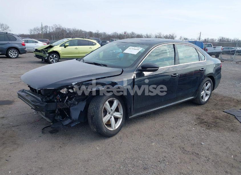 Photo 2 of 2012 Volkswagen Passat 2.5L SE (VIN 1VWBP7A37CC021336)