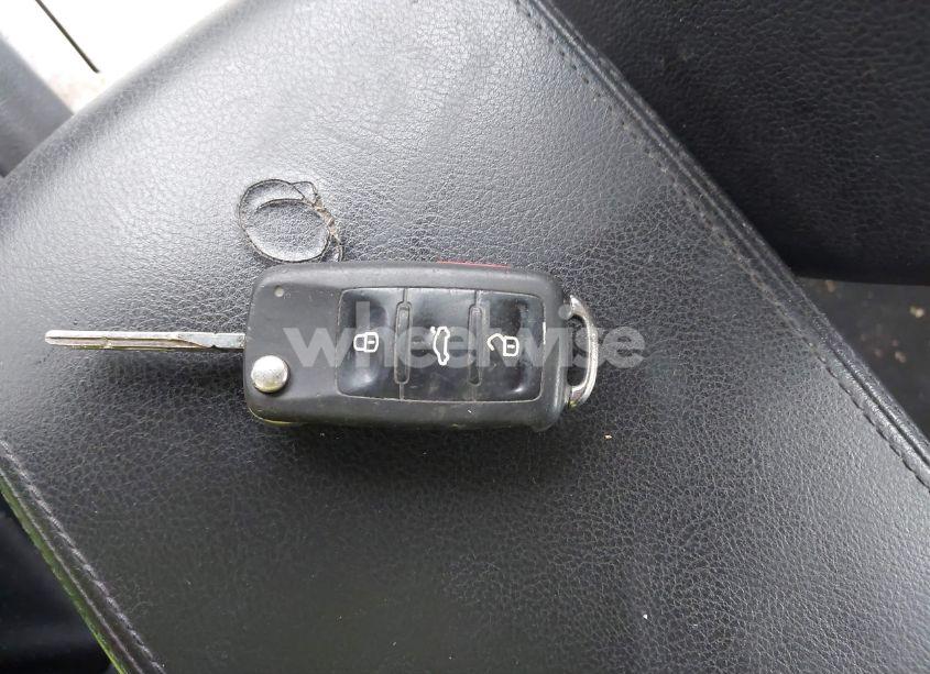 Photo 11 of 2012 Volkswagen Passat 2.5L SE (VIN 1VWBP7A37CC043580)