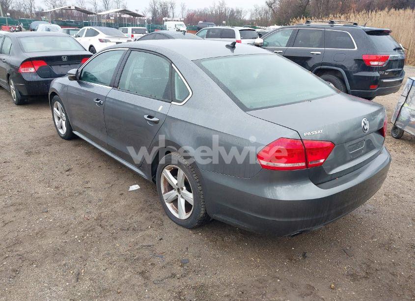 Photo 3 of 2012 Volkswagen Passat 2.5L SE (VIN 1VWBP7A37CC043580)