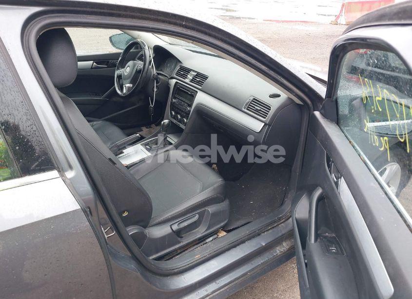 Photo 5 of 2012 Volkswagen Passat 2.5L SE (VIN 1VWBP7A37CC043580)