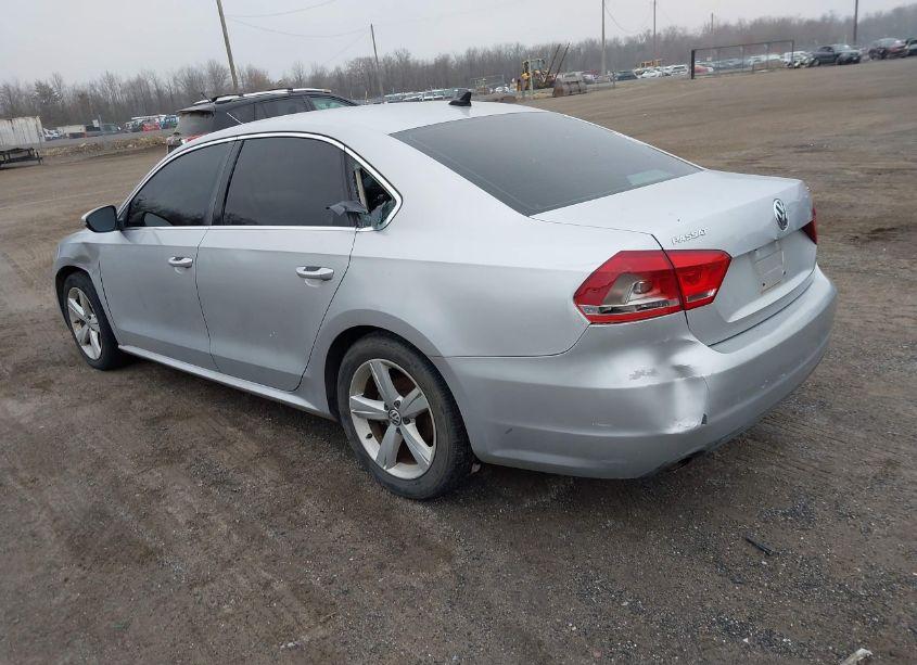 Photo 3 of 2012 Volkswagen Passat 2.5L SE (VIN 1VWBP7A37CC045605)