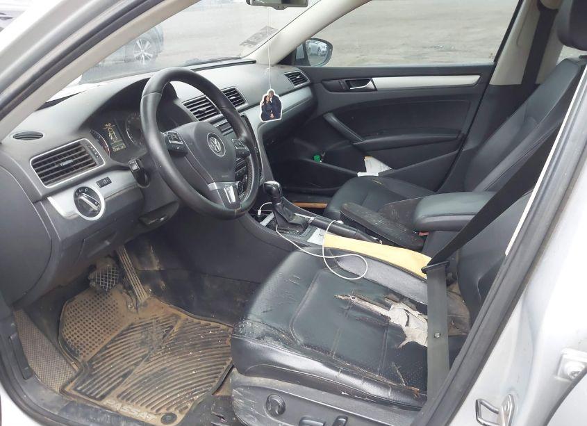 Photo 5 of 2012 Volkswagen Passat 2.5L SE (VIN 1VWBP7A37CC045605)