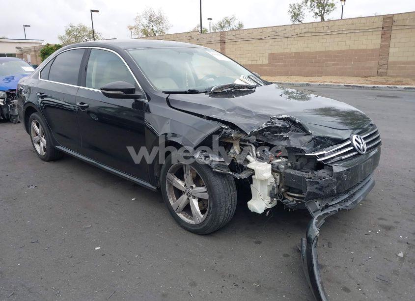 2012 Volkswagen Passat 2.5L SE (VIN 1VWBP7A37CC095307) main photo