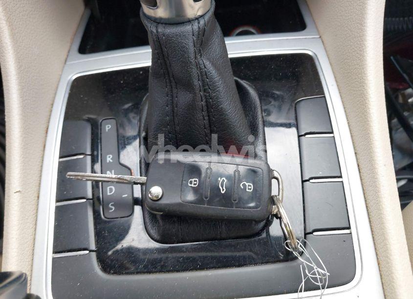 Photo 11 of 2012 Volkswagen Passat 2.5L SE (VIN 1VWBP7A37CC095307)