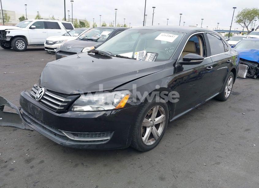 Photo 2 of 2012 Volkswagen Passat 2.5L SE (VIN 1VWBP7A37CC095307)