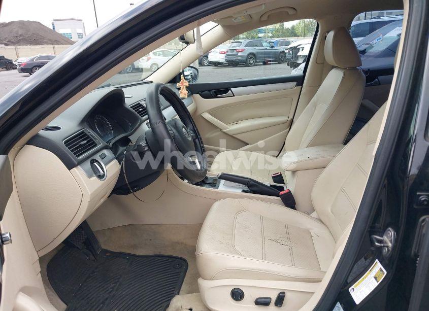 Photo 5 of 2012 Volkswagen Passat 2.5L SE (VIN 1VWBP7A37CC095307)