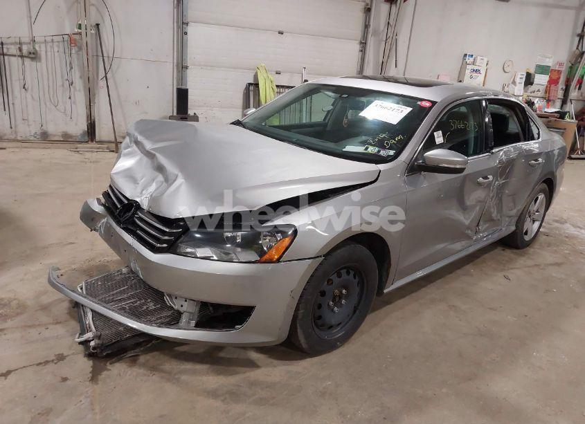 Photo 2 of 2013 Volkswagen Passat 2.5L SE (VIN 1VWBP7A37DC058288)