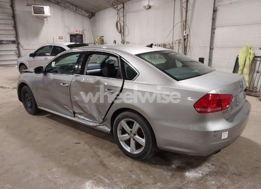 Photo 3 of 2013 Volkswagen Passat 2.5L SE (VIN 1VWBP7A37DC058288)