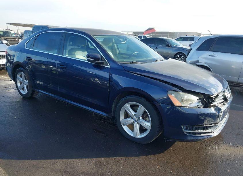 2013 Volkswagen Passat 2.5L SE (VIN 1VWBP7A37DC128436) main photo