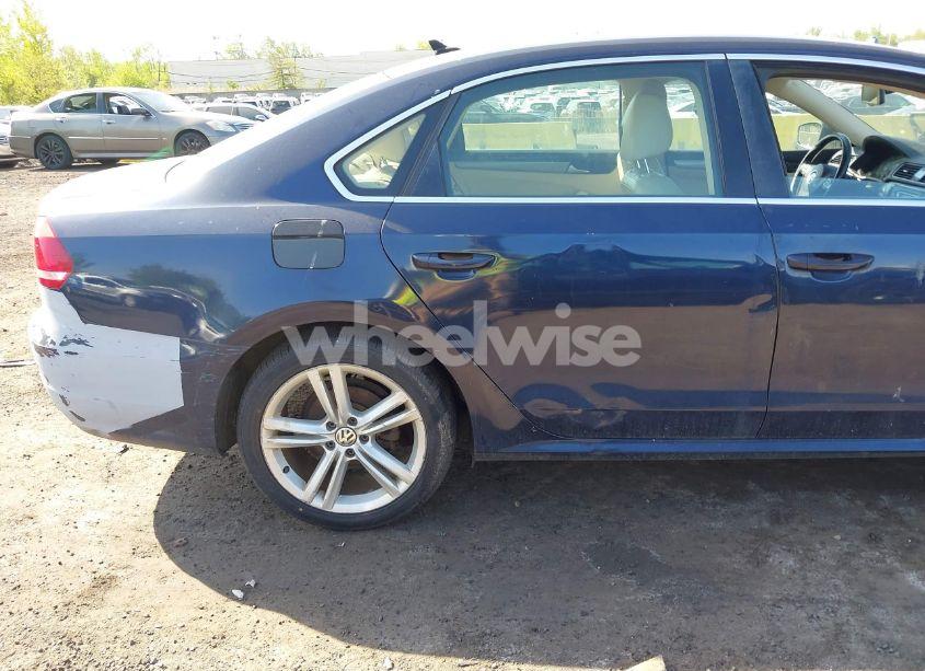 Photo 12 of 2014 Volkswagen Passat 2.5L SE (VIN 1VWBP7A37EC012980)