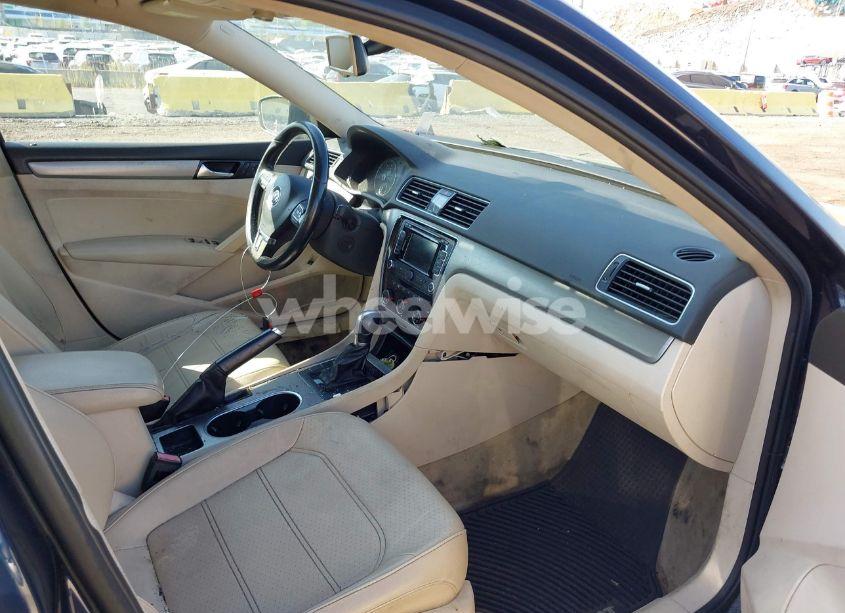 Photo 5 of 2014 Volkswagen Passat 2.5L SE (VIN 1VWBP7A37EC012980)