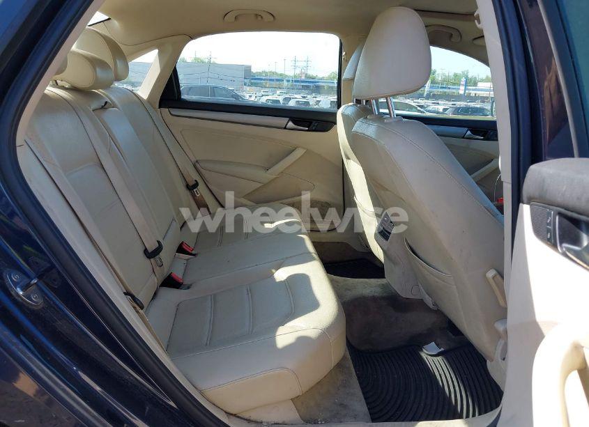 Photo 8 of 2014 Volkswagen Passat 2.5L SE (VIN 1VWBP7A37EC012980)