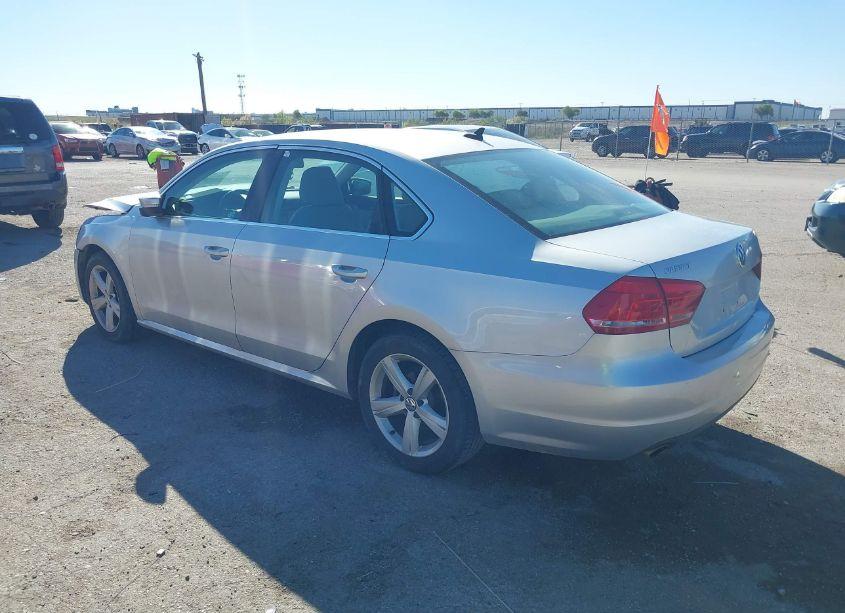 Photo 3 of 2014 Volkswagen Passat 2.5L SE (VIN 1VWBP7A37EC013806)