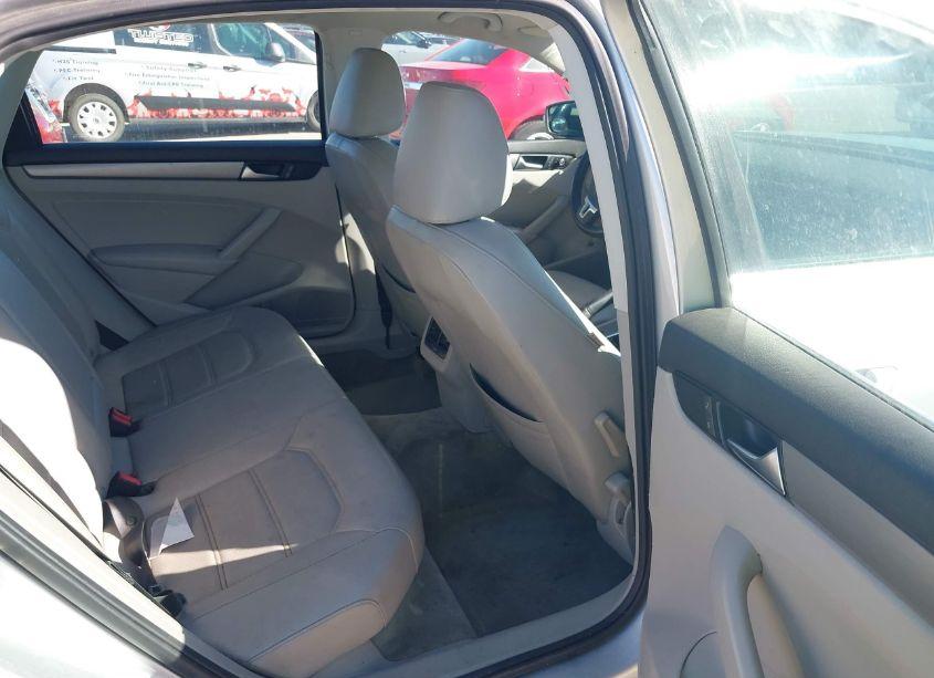 Photo 8 of 2014 Volkswagen Passat 2.5L SE (VIN 1VWBP7A37EC013806)