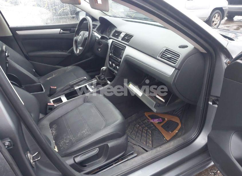 Photo 5 of 2012 Volkswagen Passat 2.5L SE (VIN 1VWBP7A38CC012001)