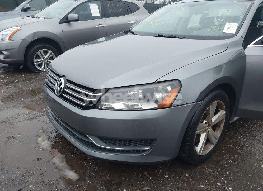 Photo 6 of 2012 Volkswagen Passat 2.5L SE (VIN 1VWBP7A38CC012001)