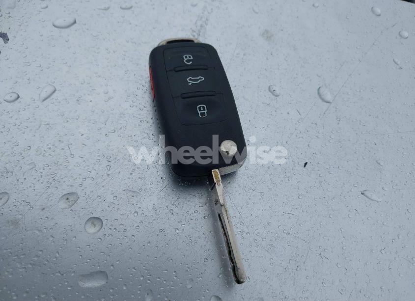 Photo 11 of 2012 Volkswagen Passat 2.5L SE (VIN 1VWBP7A38CC029011)
