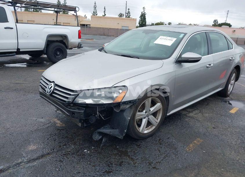 Photo 2 of 2012 Volkswagen Passat 2.5L SE (VIN 1VWBP7A38CC029011)