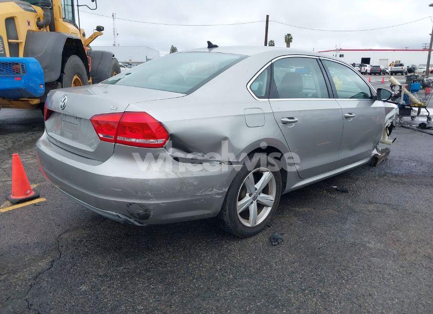 Photo 4 of 2012 Volkswagen Passat 2.5L SE (VIN 1VWBP7A38CC029011)
