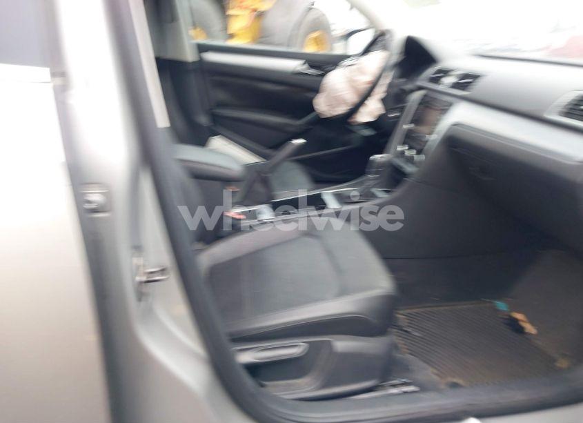 Photo 5 of 2012 Volkswagen Passat 2.5L SE (VIN 1VWBP7A38CC029011)