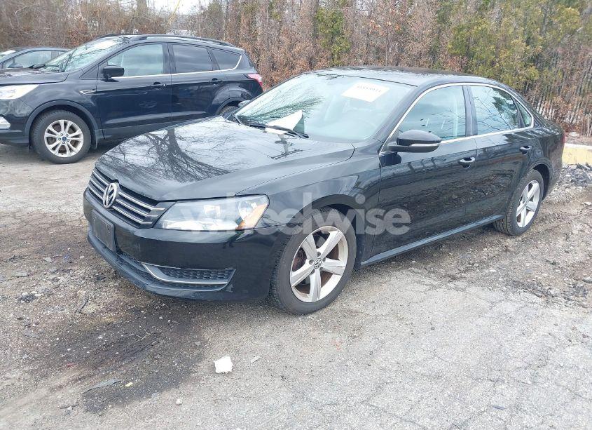 Photo 2 of 2012 Volkswagen Passat 2.5L SE (VIN 1VWBP7A38CC033611)