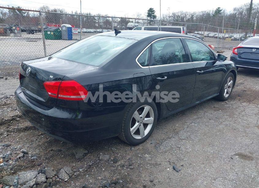 Photo 4 of 2012 Volkswagen Passat 2.5L SE (VIN 1VWBP7A38CC033611)