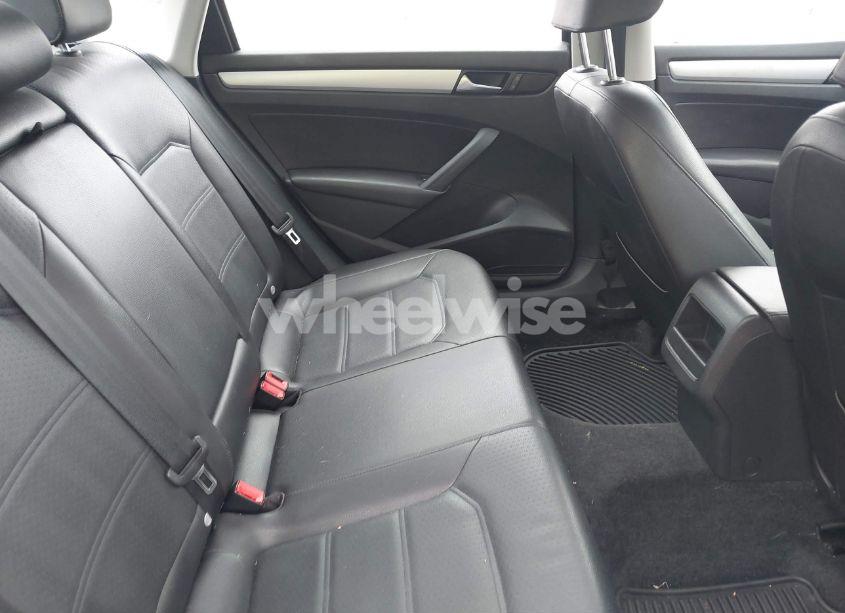 Photo 8 of 2012 Volkswagen Passat 2.5L SE (VIN 1VWBP7A38CC033611)