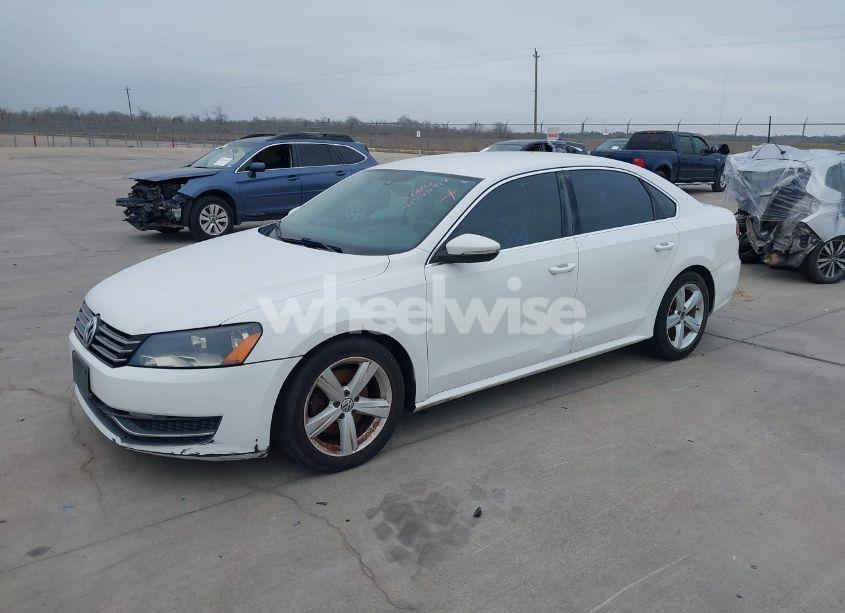 Photo 2 of 2012 Volkswagen Passat 2.5L SE (VIN 1VWBP7A38CC050005)