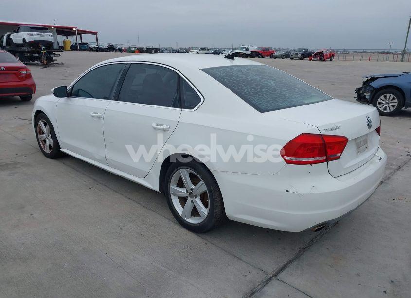 Photo 3 of 2012 Volkswagen Passat 2.5L SE (VIN 1VWBP7A38CC050005)