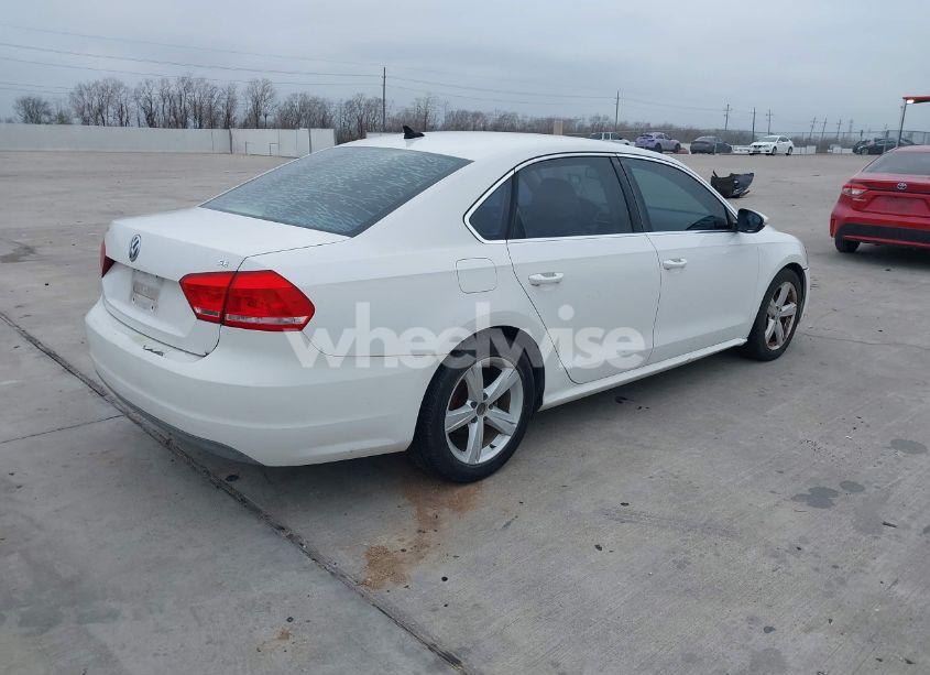 Photo 4 of 2012 Volkswagen Passat 2.5L SE (VIN 1VWBP7A38CC050005)