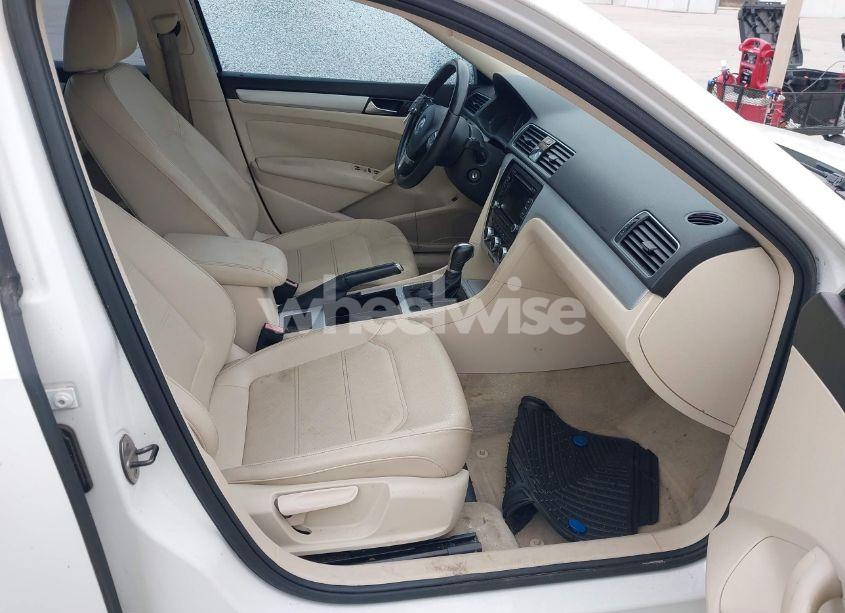 Photo 5 of 2012 Volkswagen Passat 2.5L SE (VIN 1VWBP7A38CC050005)