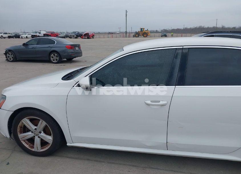 Photo 6 of 2012 Volkswagen Passat 2.5L SE (VIN 1VWBP7A38CC050005)
