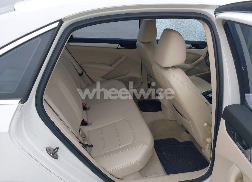 Photo 8 of 2012 Volkswagen Passat 2.5L SE (VIN 1VWBP7A38CC050005)